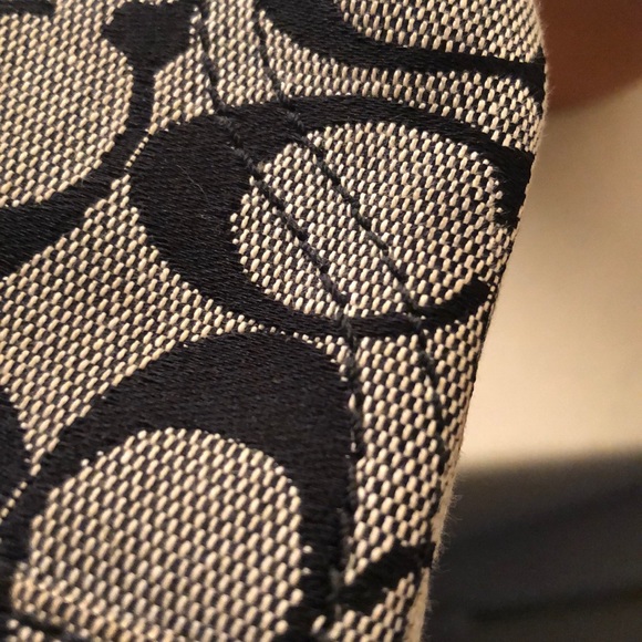 Brand new Coach wristlet - Picture 3 of 5